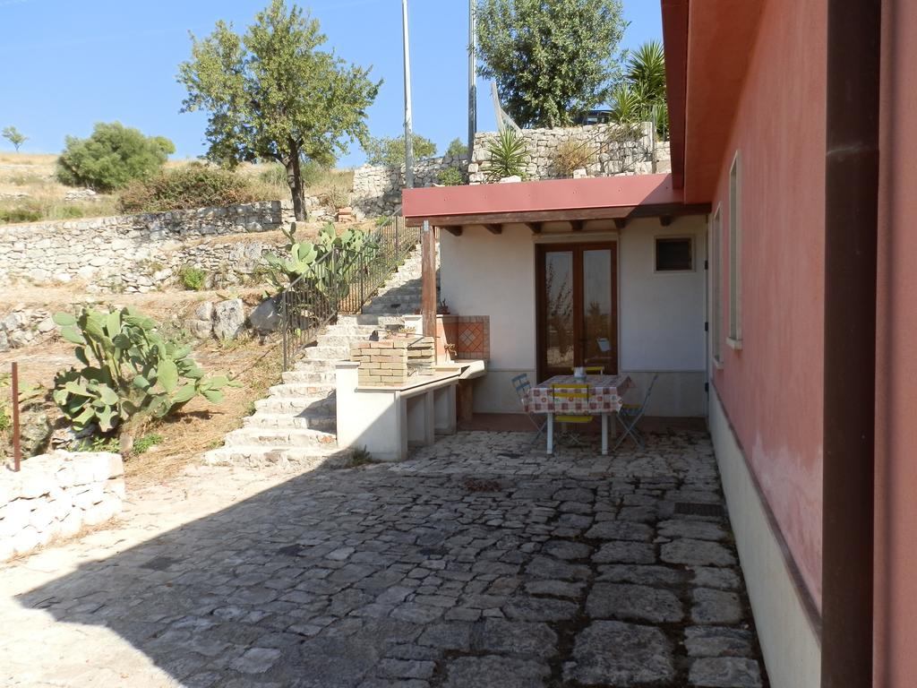 La Pietra Villa Chiaramonte Gulfi Ruang foto