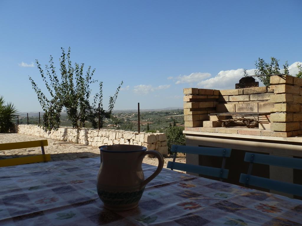 La Pietra Villa Chiaramonte Gulfi Ruang foto
