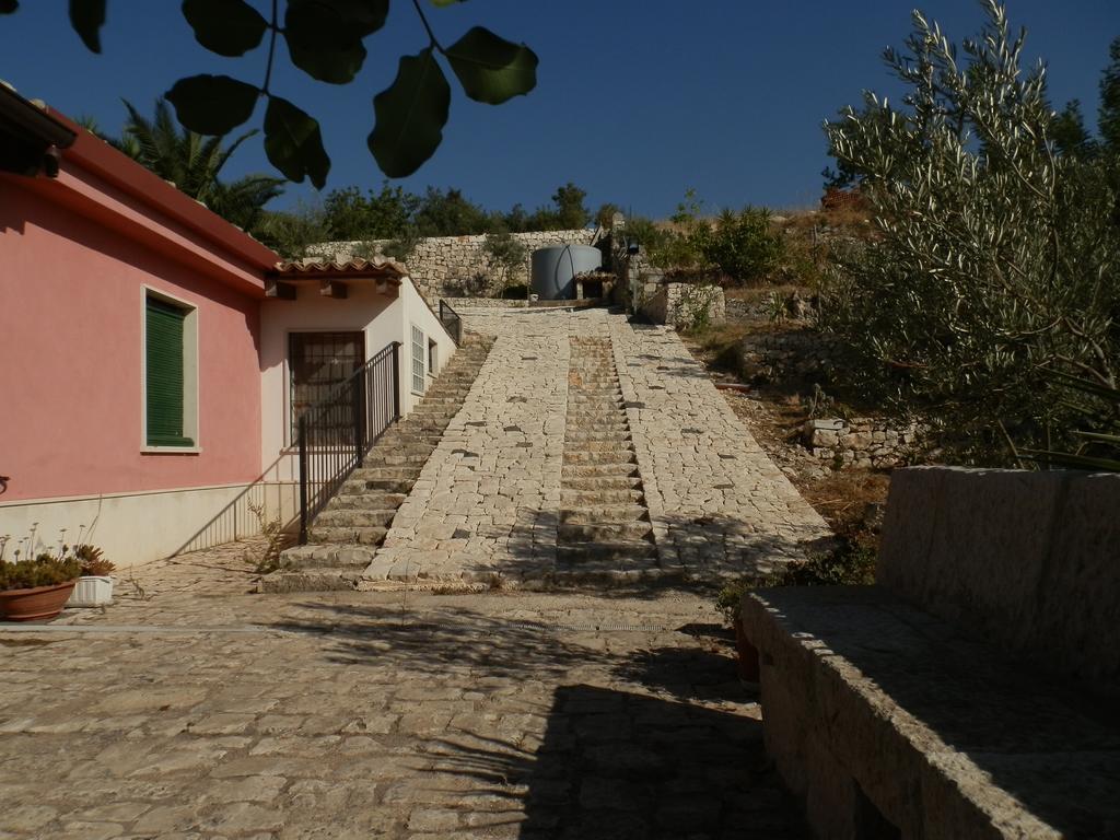 La Pietra Villa Chiaramonte Gulfi Ruang foto