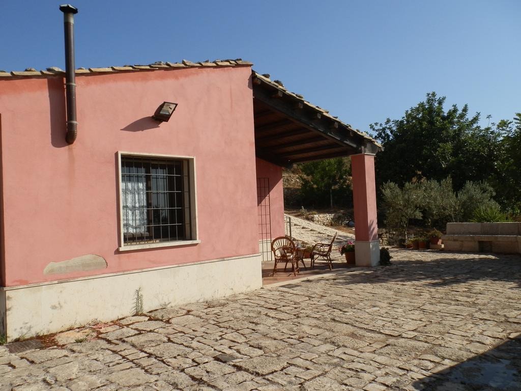 La Pietra Villa Chiaramonte Gulfi Ruang foto