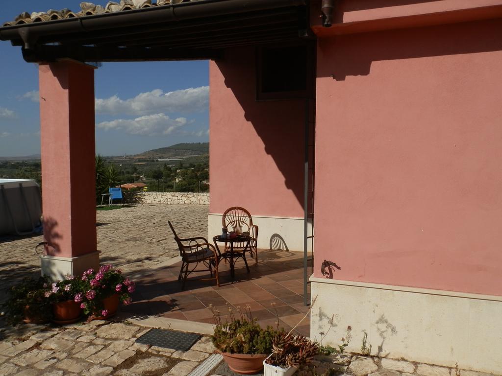 La Pietra Villa Chiaramonte Gulfi Ruang foto