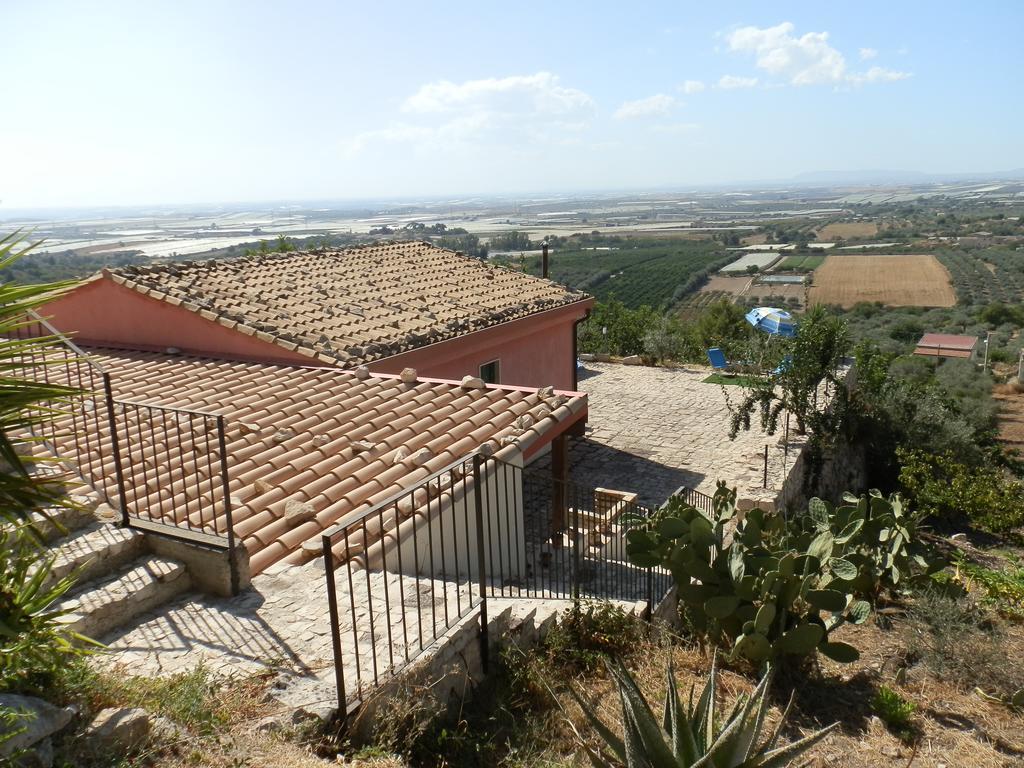La Pietra Villa Chiaramonte Gulfi Ruang foto